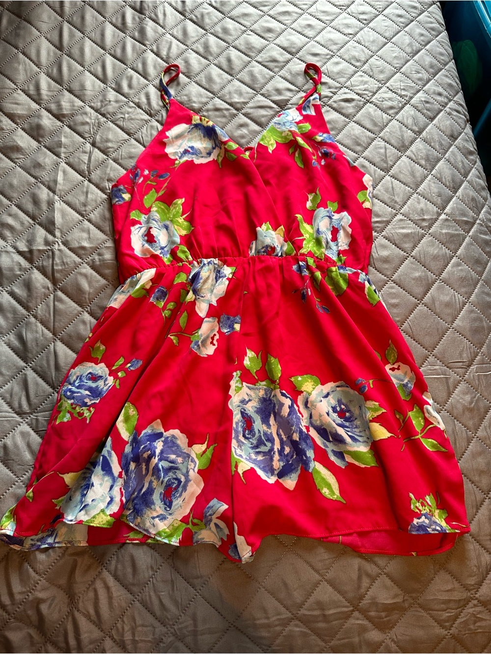 Everly hot pink floral spaghetti strap romper size large NWT